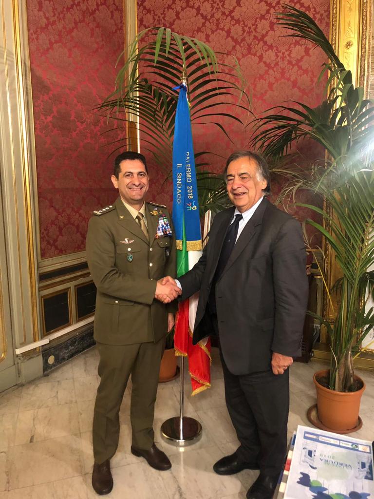 Comandante Logistico con Sindaco di Palermo