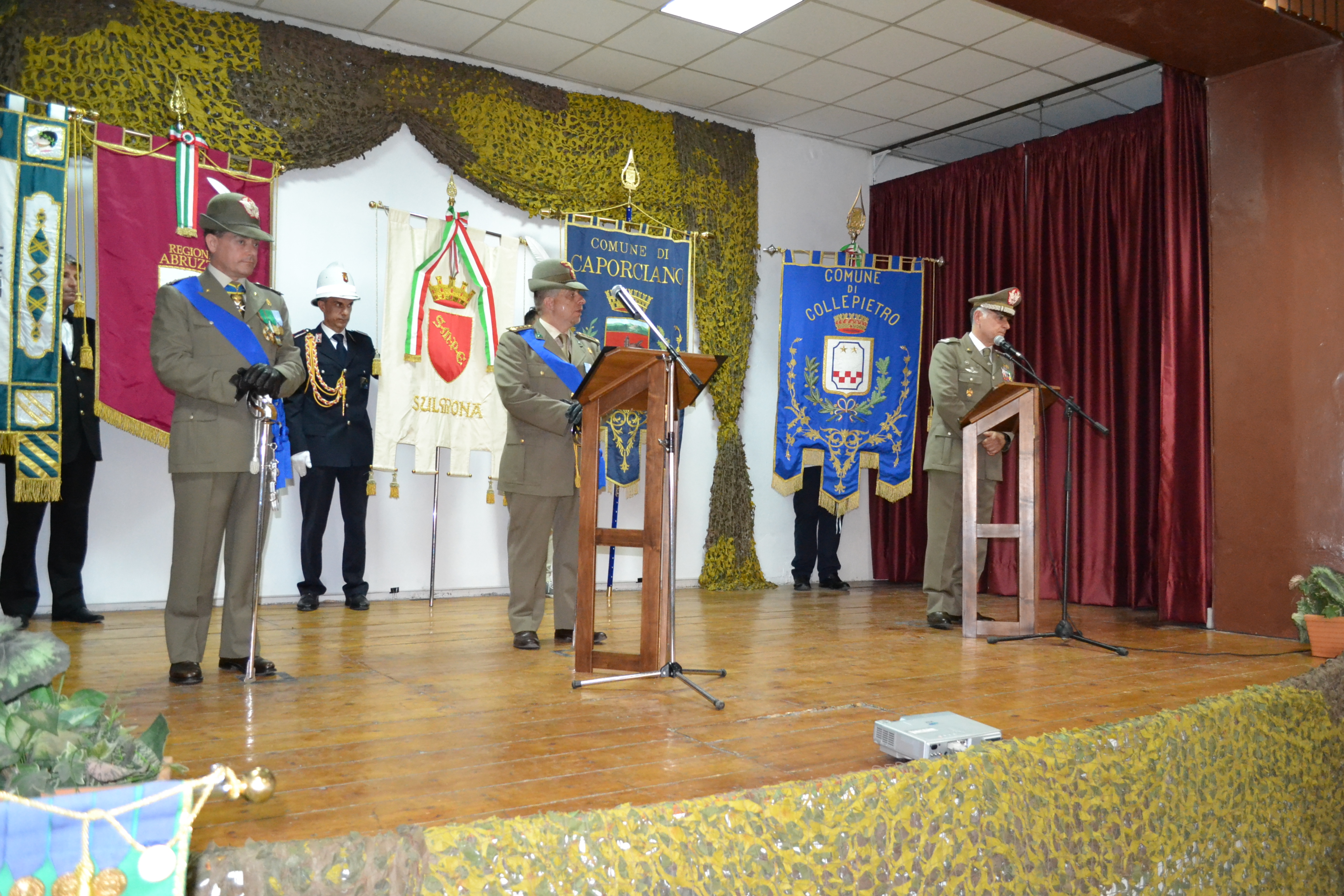 FOTO 2 da dx Gen.B. Vitale, Col. Iovinelli e Gen.B. Di Giovanni