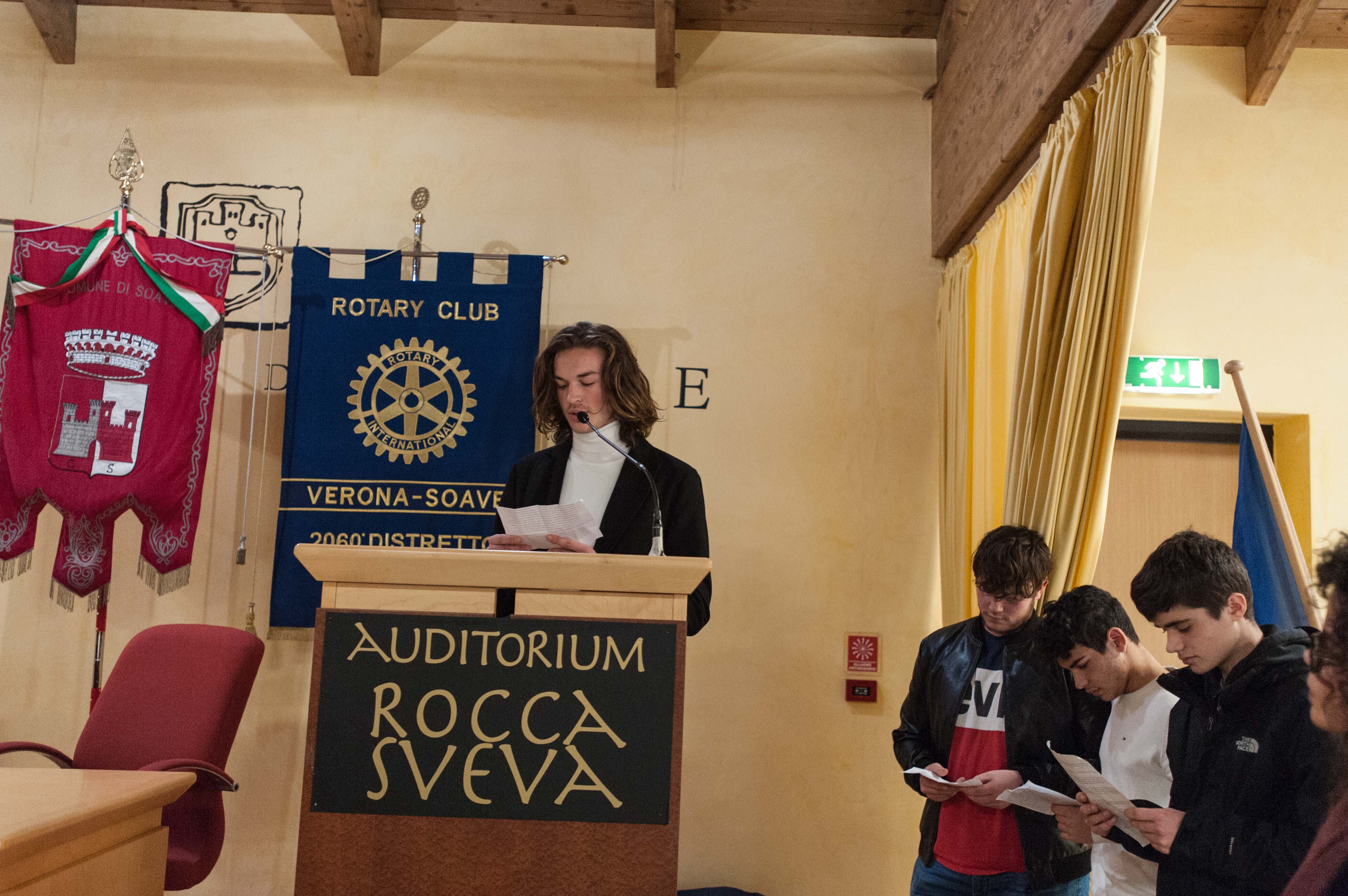 6. Gli studenti leggono alcuni passi delle testimonianze dei reduci