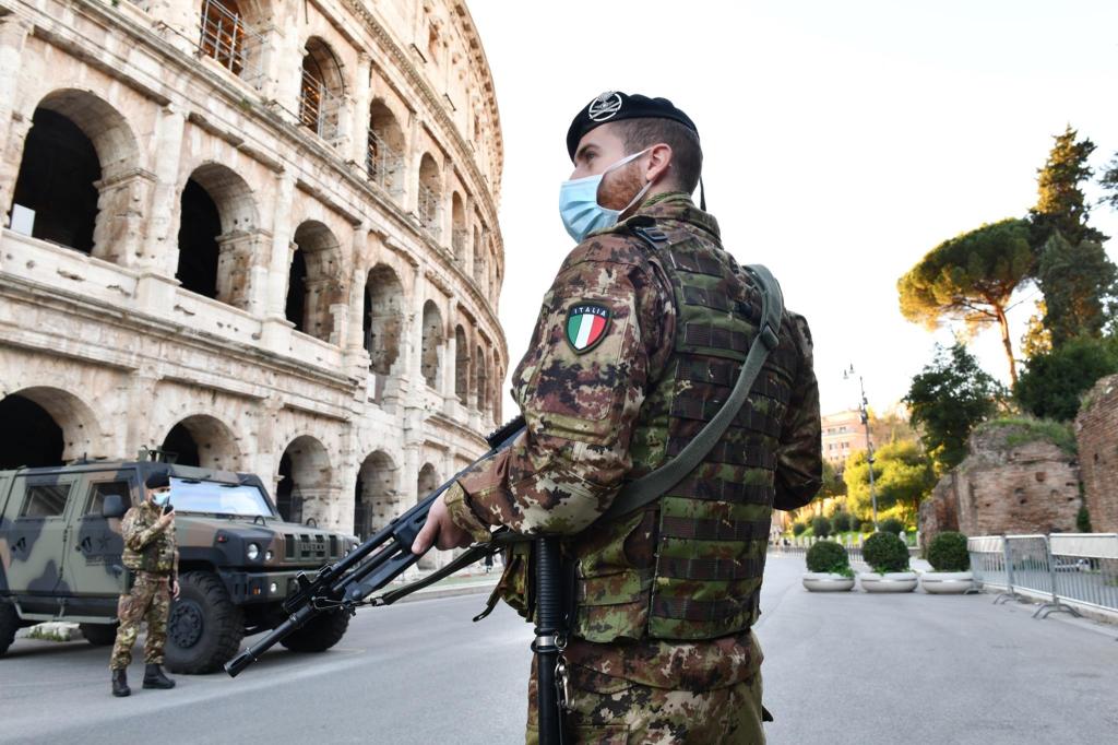 Difesa, sono 15.000 i militari italiani impegnati durante le festività in Italia e&nbsp;all’estero