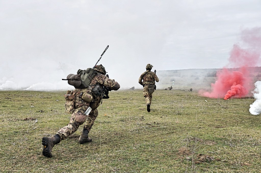 Folgore, esercitazione Wrangler 22 per oltre 400 paracadutisti a Monte&nbsp;Romano