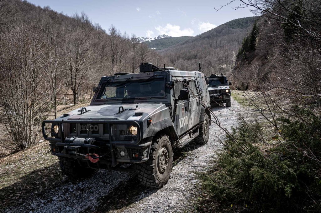 KFOR: i paracadutisti della Folgore in azione nel sud del&nbsp;Kosovo